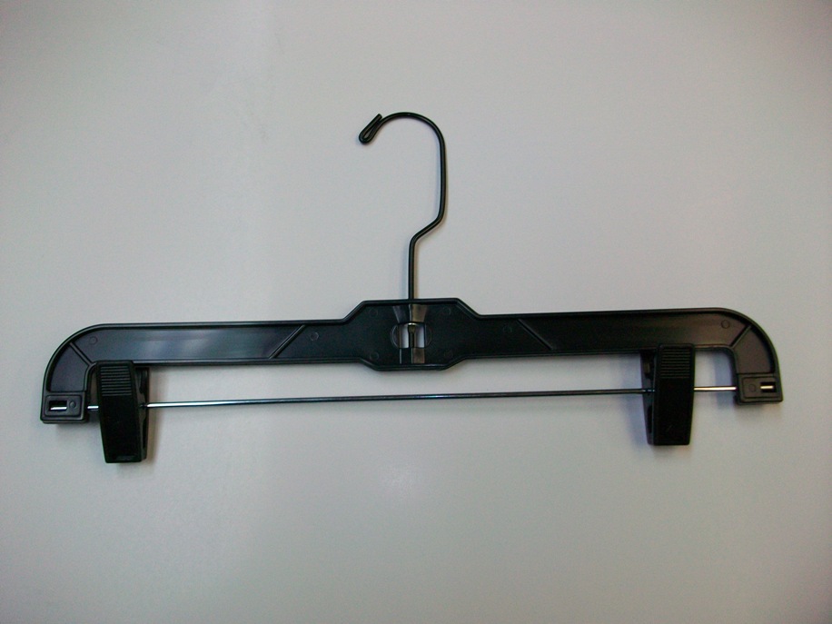 SKIRT HANGER